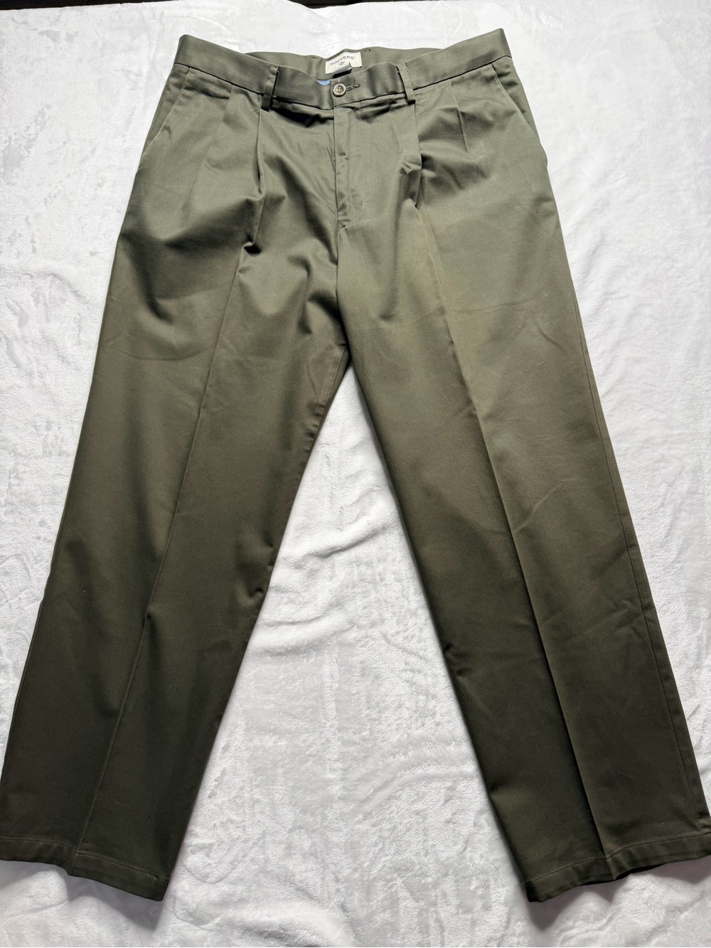 Men’s Dockers Olive Green Pleated Chinos Size: 36/30